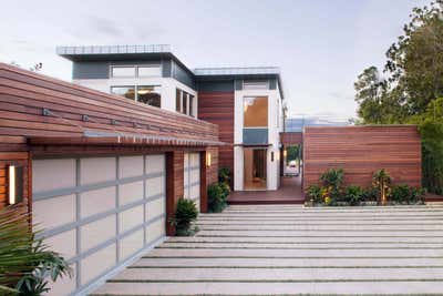  Contemporary Beach House Patio and Deck. Sustainable Beach House by Maienza Wilson.