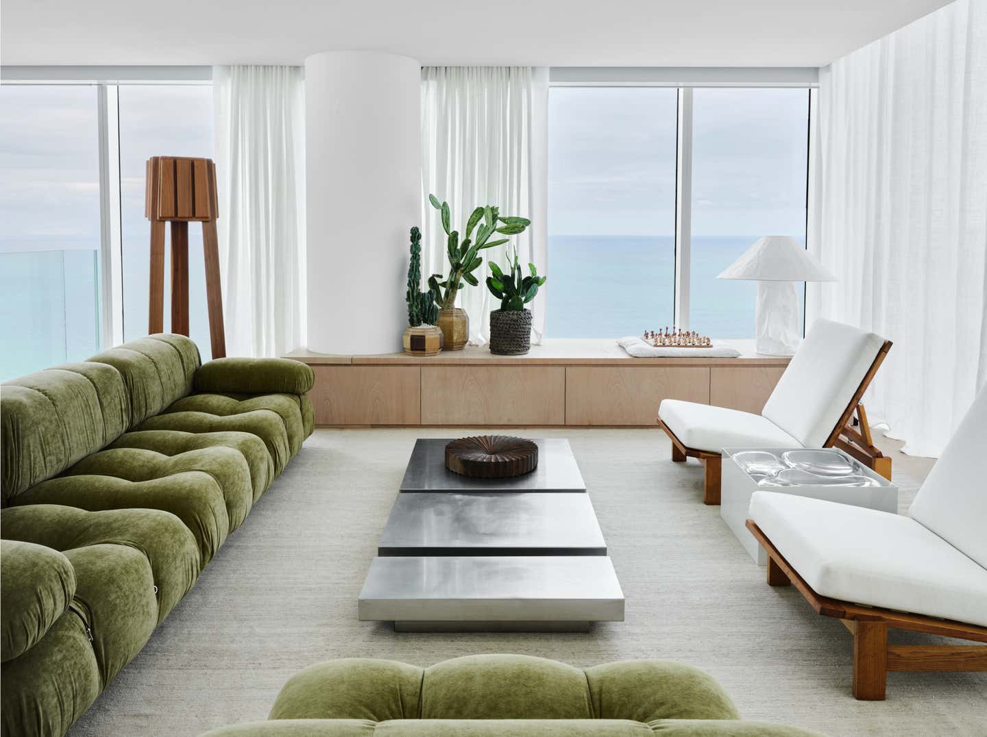 Penthouse Green Interior Decoration Concepts photo
