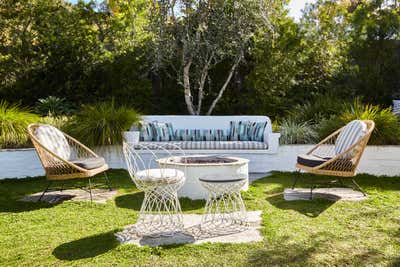 Contemporary Patio and Deck. Silver Lake Residence by Gil Interiors Inc.