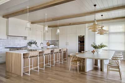  Beach Style Kitchen. Ocean County Beach House by Chango & Co..