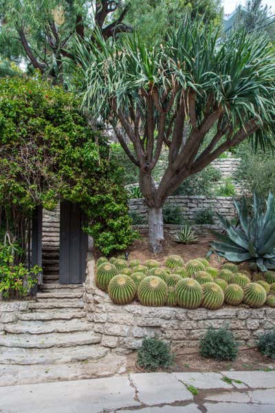  Hollywood Regency Moroccan Country House Exterior. Hollywood Hills Byrd House by Maienza Wilson.