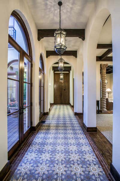  British Colonial Cottage Country House Lobby and Reception. Spanish Colonial Revival, Dallas by Maienza Wilson.