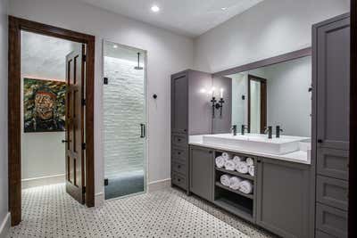  Mid-Century Modern Cottage Country House Bathroom. Spanish Colonial Revival, Dallas by Maienza Wilson.