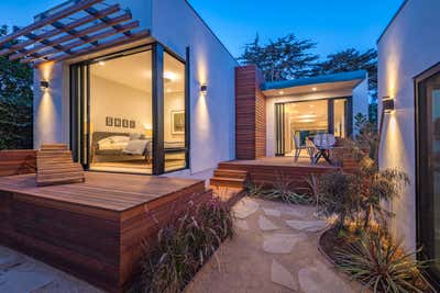  Beach Style Country House Patio and Deck. Los Angeles Modern Bungalow by Maienza Wilson.