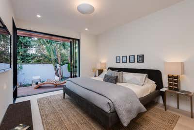  Western Country House Bedroom. Los Angeles Modern Bungalow by Maienza Wilson.