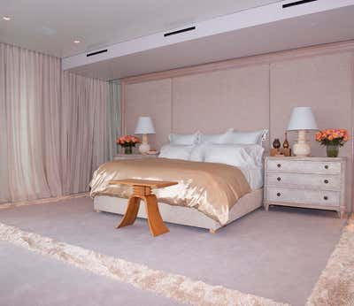 Contemporary Bedroom. Soothing, Contemporary Winter Refuge in Celebrated Renzo Piano Building by Vicente Wolf Associates, Inc..