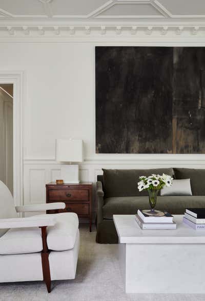 Contemporary Living Room. Gallerist's Residence by Lisa Tharp Design.