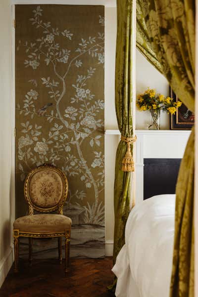  Regency Apartment Bedroom. A Flat in Bloomsbury by Caligula Supernova Interiors.