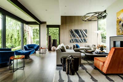  Family Home Living Room. Mercer Island Residence by Studio AM Architecture & Interiors.