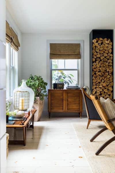  Beach House Living Room. East Hampton, NY by Purveyor Design.