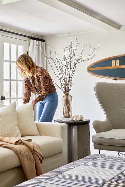  Minimalist Mid-Century Modern Living Room. Nantucket, MA by Jaimie Baird Design.