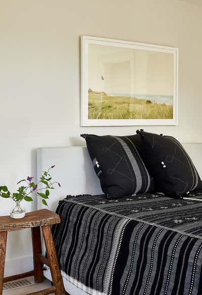  Minimalist Bedroom. Nantucket, MA by Jaimie Baird Design.