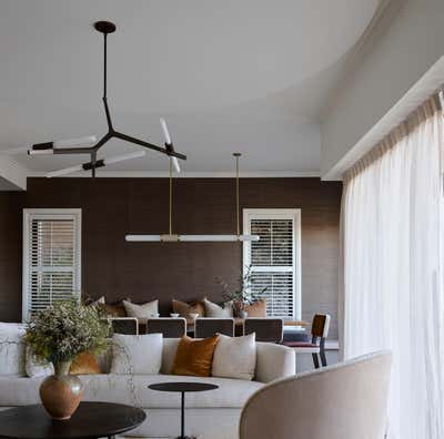  Family Home Living Room. Longueville Residence by Marylou Sobel.