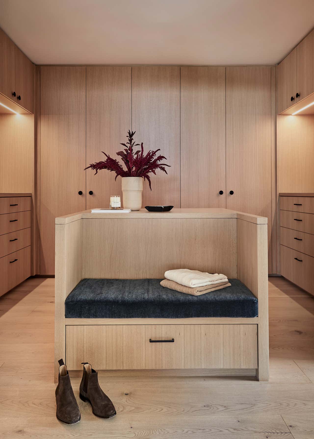 Storage Room and Closet Design Ideas - 669 Pictures | 1stDibs