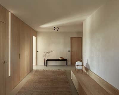  Organic Entry and Hall. A Minimalistic Family Sanctuary by .PEAM.