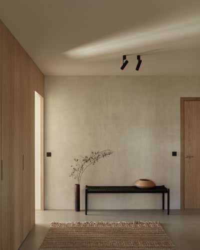 Arts and Crafts Entry and Hall. A Minimalistic Family Sanctuary by .PEAM.