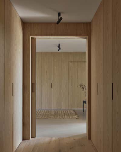  Arts and Crafts Organic Family Home Storage Room and Closet. A Minimalistic Family Sanctuary by .PEAM.
