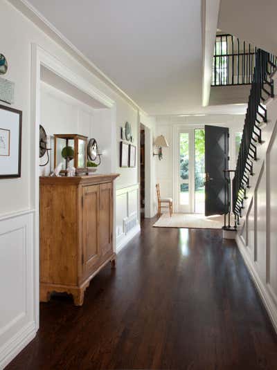  Traditional Family Home Entry and Hall. Perfectly Aligned by Nadia Watts Interior Design.