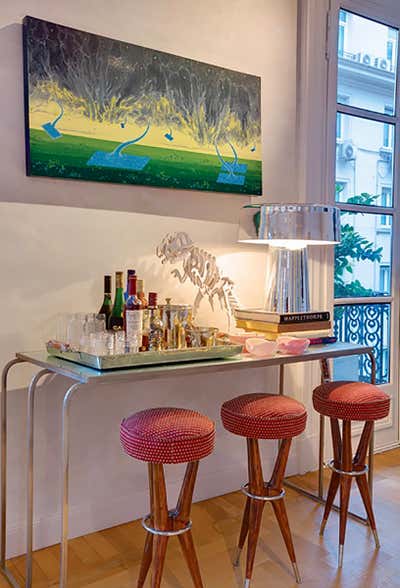  Eclectic Apartment Bar and Game Room. French Residence by Marcelo Lucini Studio.