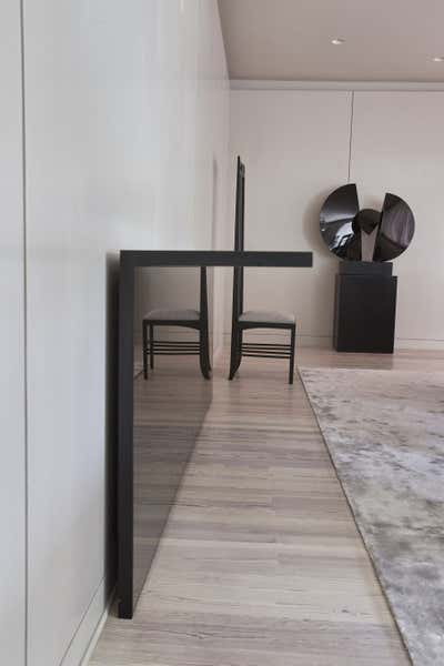 Contemporary Dining Room. Private Resindence by Marcelo Lucini Studio.