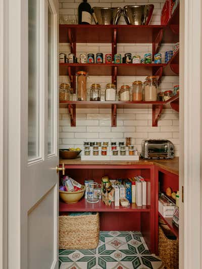  Traditional Family Home Kitchen. Queens Park II by Studio Duggan.
