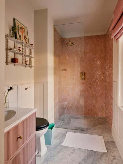  Transitional Family Home Bathroom. Queens Park II by Studio Duggan.
