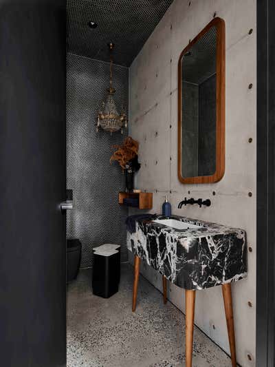  Industrial Western Family Home Bathroom. Kyle Bay House by Greg Natale.