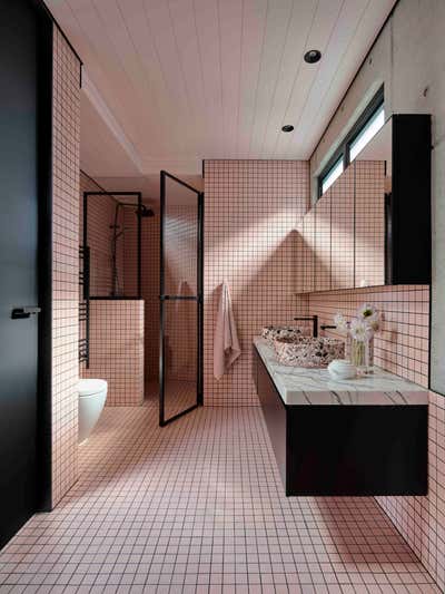  Mid-Century Modern Family Home Bathroom. Kyle Bay House by Greg Natale.