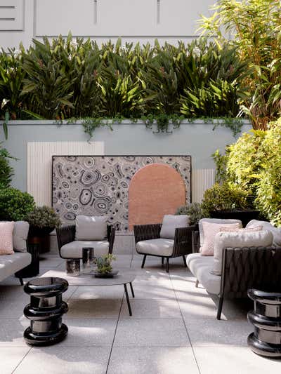  Western Maximalist Family Home Patio and Deck. Dawes Point House by Greg Natale.