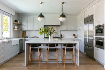 Mid-Century Modern Beach House Kitchen. SoCal Living by Mehditash Design LLC.