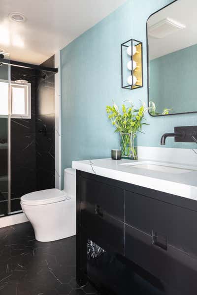  Mid-Century Modern Beach House Bathroom. SoCal Living by Mehditash Design LLC.