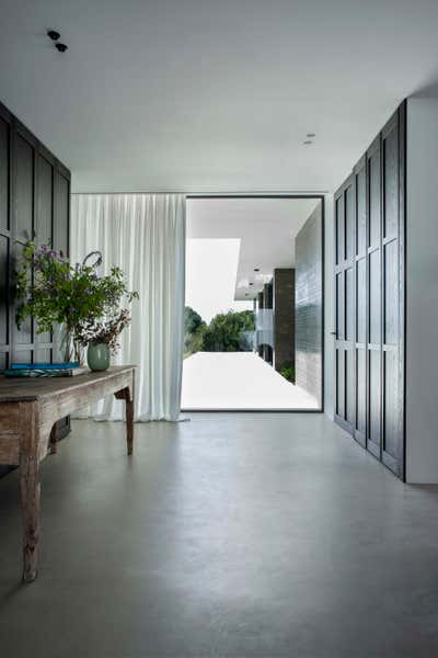 Contemporary Modern Family Home Lobby and Reception. Lentisco by Estudio Gomez Garay.