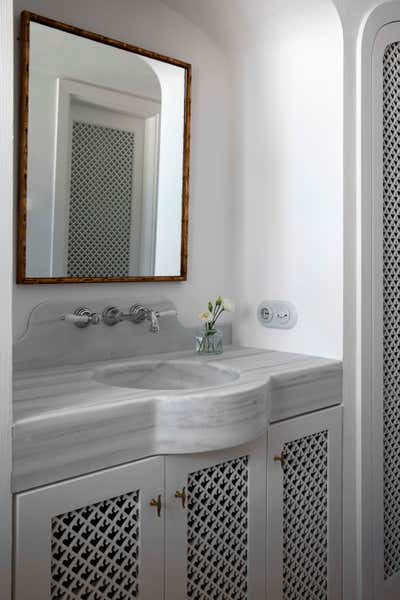  Bohemian Family Home Bathroom. Isabel la Católica by Estudio Gomez Garay.