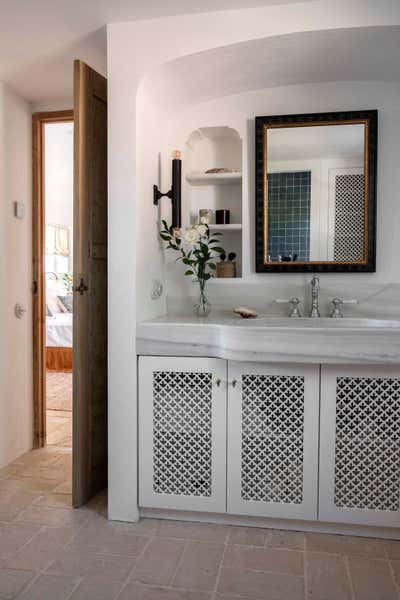  Bohemian Family Home Bathroom. Isabel la Católica by Estudio Gomez Garay.