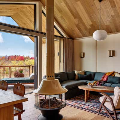  Country Hotel Bedroom. Wildflower Farms by Ward and Gray.