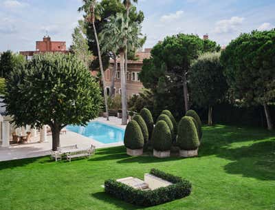  Hollywood Regency Family Home Exterior. Barcelona Estate by CARLOS DAVID.