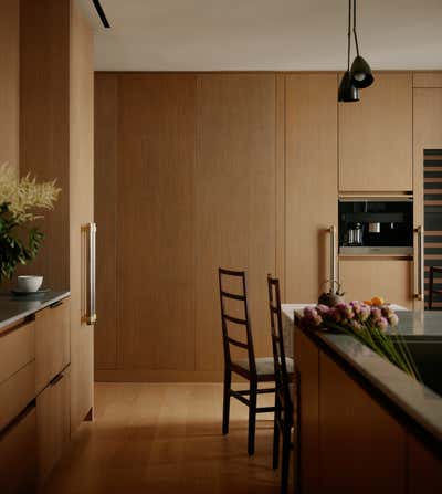  Mid-Century Modern Family Home Kitchen. Tribeca Pied-à-Terre by Jae Joo Designs.