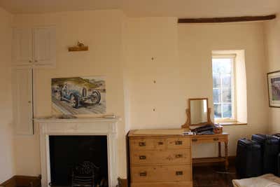  English Country Bedroom. Georgian Revival by Haysey Design & Consultancy.