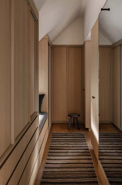  Transitional Bedroom. M House by Studio Montemayor.