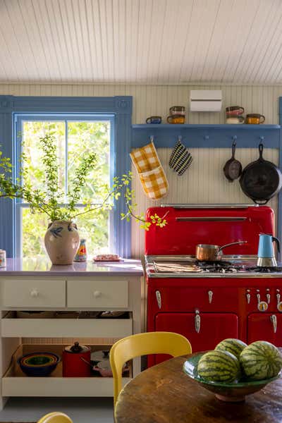  Coastal Cottage Vacation Home Kitchen. Cape Ann by Reath Design.