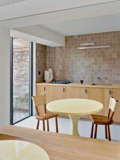  Modern Bachelor Pad Kitchen. Hauts-de-Seine Townhouse by Corpus Studio.