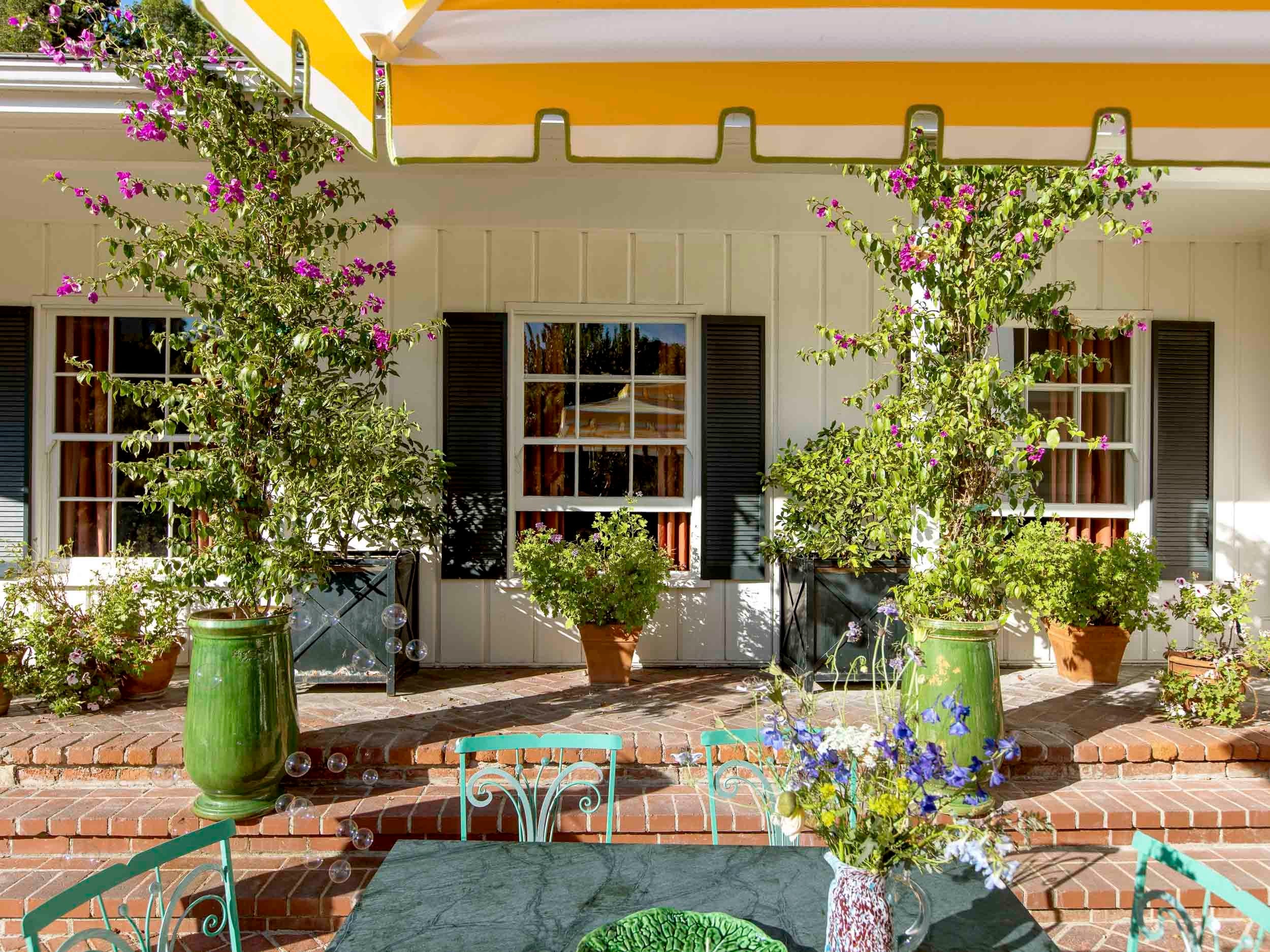 Hollywood Regency Exterior