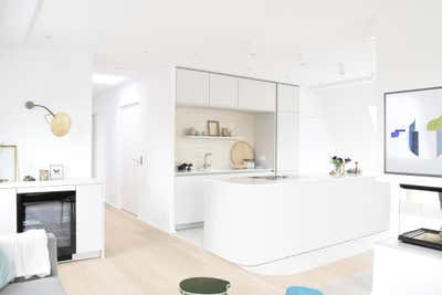  Minimalist Family Home Living Room. INTERIOR DESIGN: Penthouse by AGNES MORGUET Interior Art & Design.