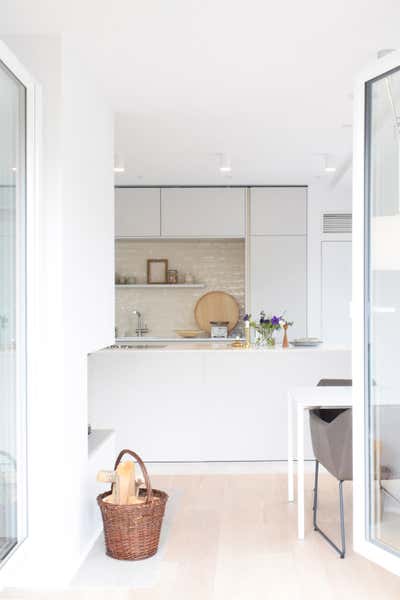  Contemporary Kitchen. INTERIOR DESIGN: Penthouse by AGNES MORGUET Interior Art & Design.
