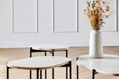  Hollywood Regency Mixed Use Living Room. PRODUCT DESIGN: Side tables "La Terra" by AGNES MORGUET Interior Art & Design.