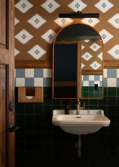  Hotel Bathroom. OZARKER LODGE by Parini.