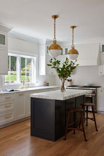  Traditional Family Home Kitchen. Art Collector's Residence by Elyse Petrella Interiors.