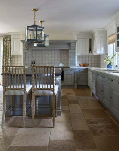  Cottage English Country Country House Kitchen. Countryside Retreat by Studio Duggan.