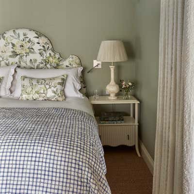  English Country Bedroom. Countryside Retreat by Studio Duggan.