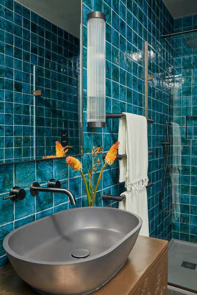  Contemporary Apartment Bathroom. Hyde Park Apartment by Violet & George.